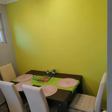 Deak Vendeghaz * Parádsasvár